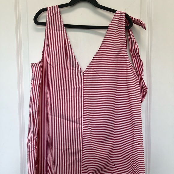 NWT tank with one shoulder that ties into a bow - Picture 4 of 4